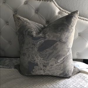 Pottery barn pillow cover 24x24
